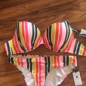 New bikini . Top 34 DDD bottoms are medium